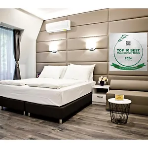 Hotel Center ***